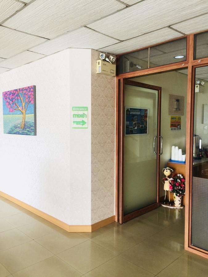 P.A. Ville Hotel ナコンサワン エクステリア 写真