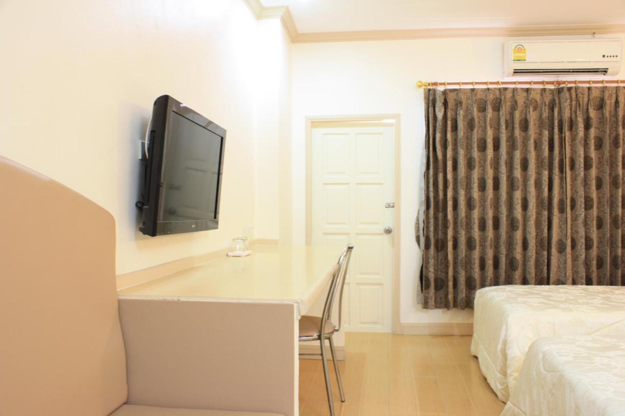 P.A. Ville Hotel ナコンサワン エクステリア 写真